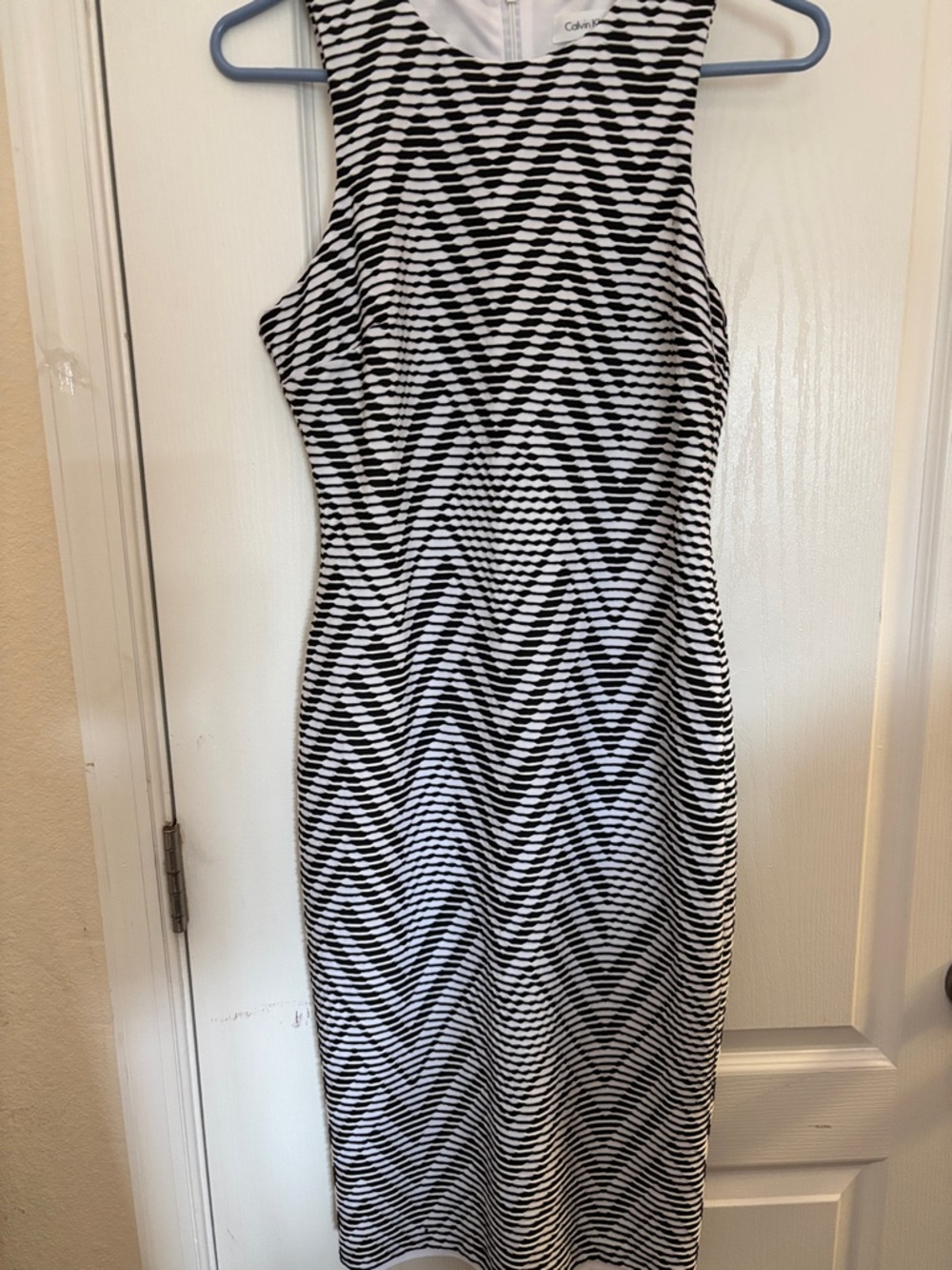 CALVIN KLEIN Dress Black/White Striped Sleeveless Back Zip Sz 4 NWOT